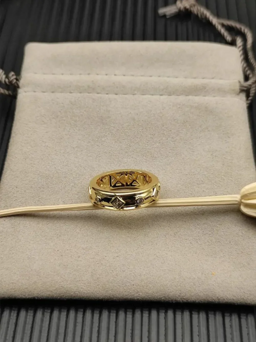 David Yurman gold ring with white diamonds